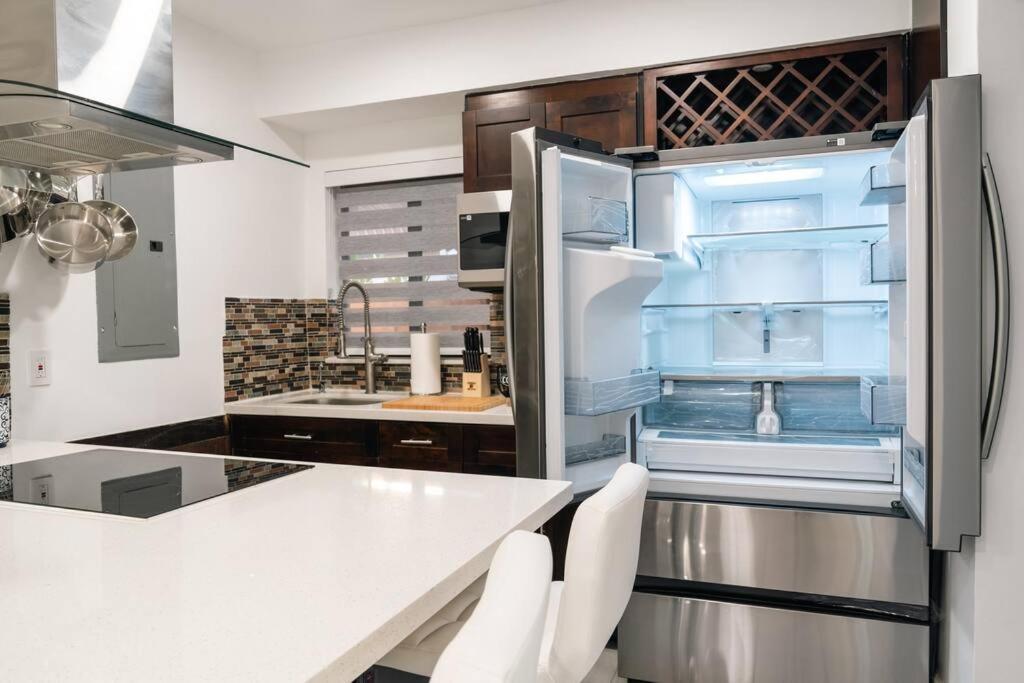 Luxury Retreat 3B ,2Ba Pool , Coral Gables Center Villa Miami Dış mekan fotoğraf