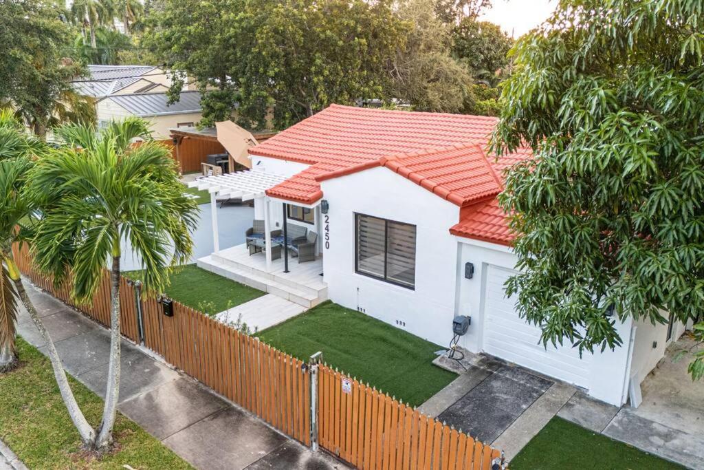 Luxury Retreat 3B ,2Ba Pool , Coral Gables Center Villa Miami Dış mekan fotoğraf