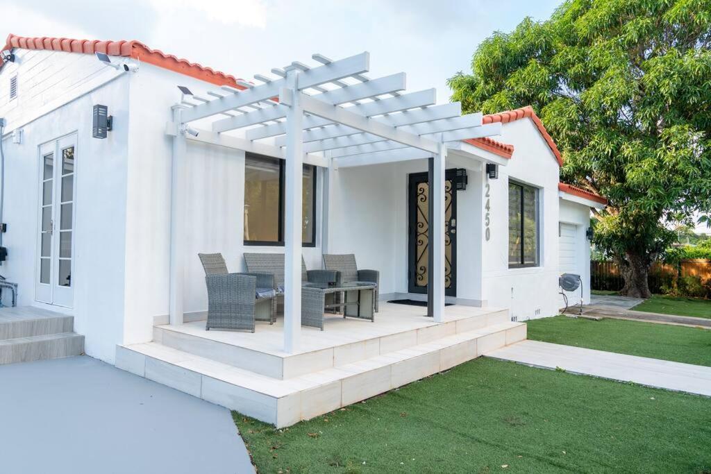 Luxury Retreat 3B ,2Ba Pool , Coral Gables Center Villa Miami Dış mekan fotoğraf